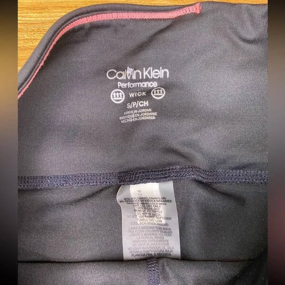 Calvin Klein Performance biker shorts - Picture 3 of 4